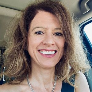 Meet your Posher, Monica